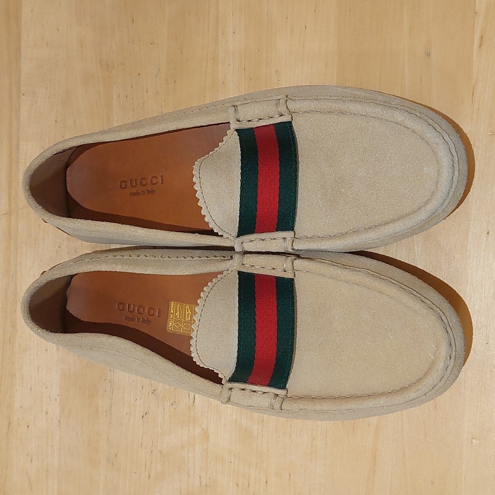 GUCCI Beige Suede Green/Red Strap Loafer Shoes  - Picture 6 of 16
